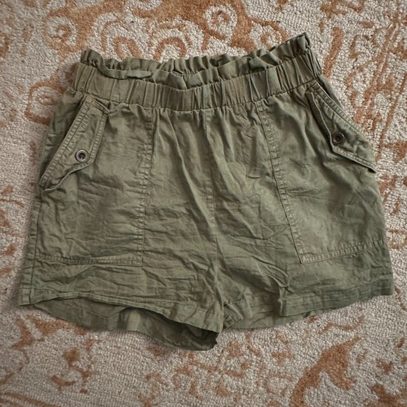 Jane and Delancey Pants - NWOT Jane + Delancey Sage Green Linen Elastic Waist Shorts Sz S